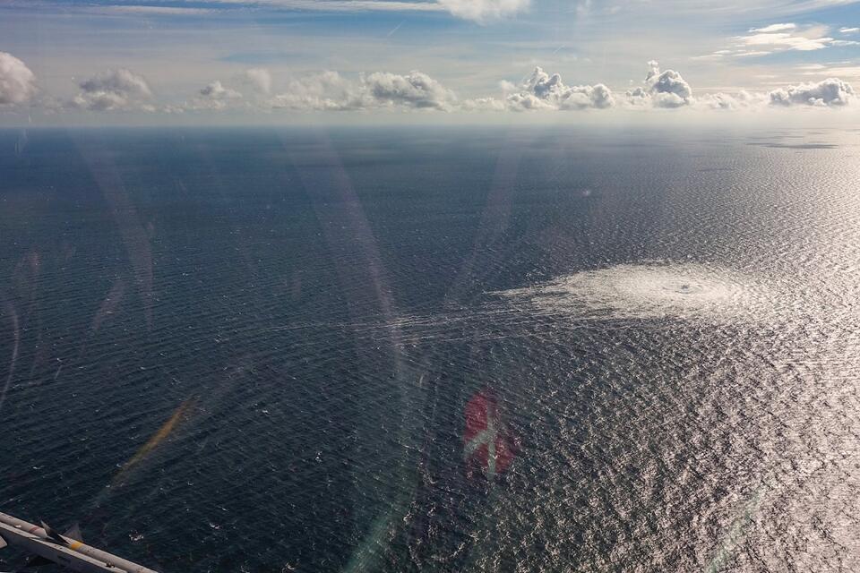 Wyciek z Nord Stream na Bałtyku - zdjęcia udostępnione przez duńskie siły zbrojne  / autor: Twitter/forsvaretdk