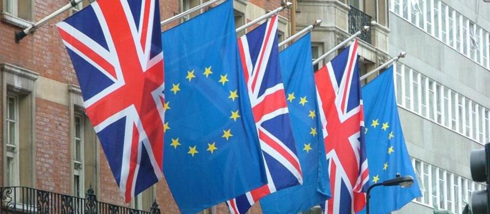 Flagi Wielkiej Brytanii i UE / autor: Pixabay