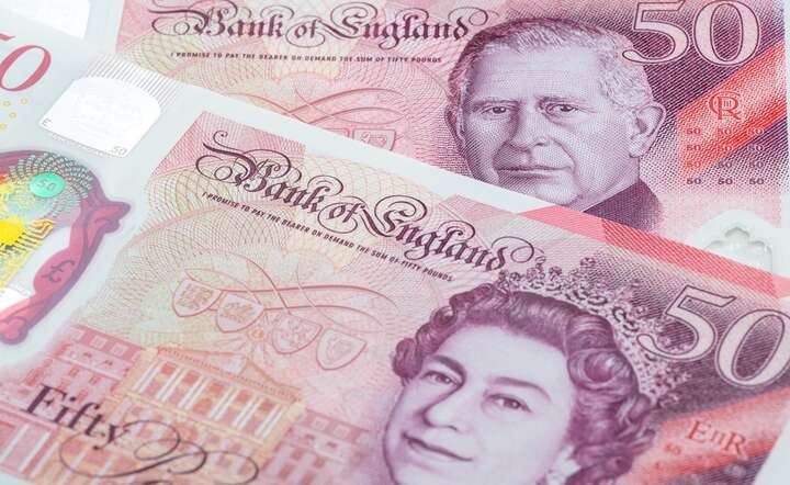 Ostatnia decyzja Banku Anglii o pozostawieniu stóp procentowych bez zmian na chwilę poprawiła się notowania brytyjskiej waluty / autor: Fratria / AS