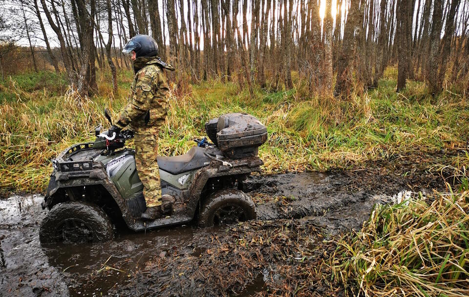 patrol Straży Granicznej przy granicy z Białorusią / autor: twitter.com/Straz_Graniczna