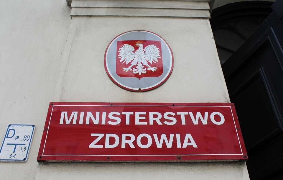 Wiceminister z żalem zapowiada wzrost pensji minimalnej / autor: Fratria