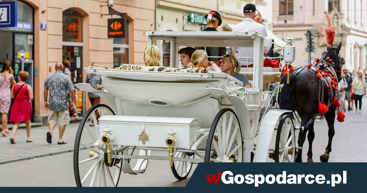 Cudzoziemcy wydali w Polsce więcej pieniędzy niż Polacy wydali za granicą