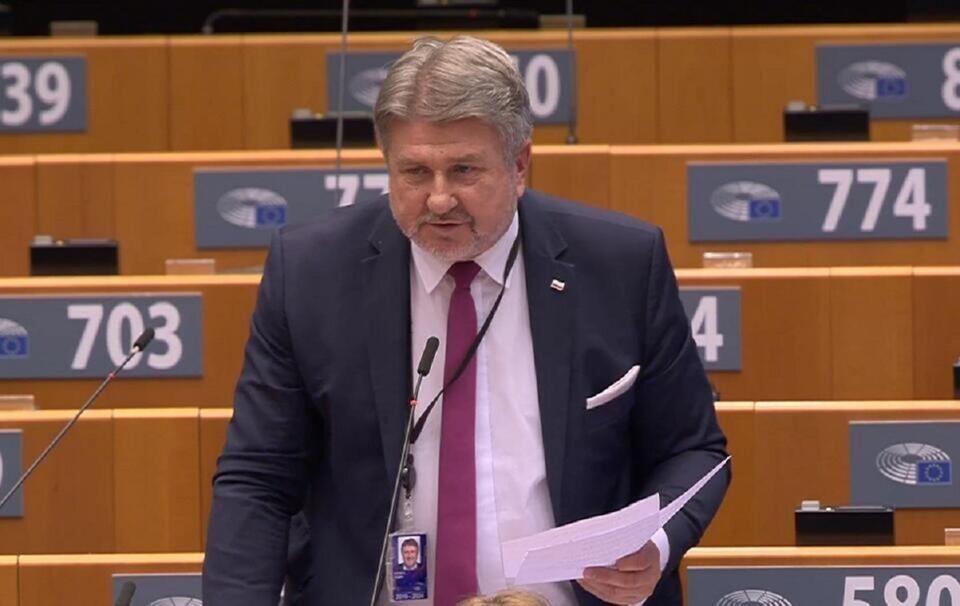 europoseł Bogdan Rzońca podczas wystąpienia w PE / autor: screenshot europarl.europa.eu