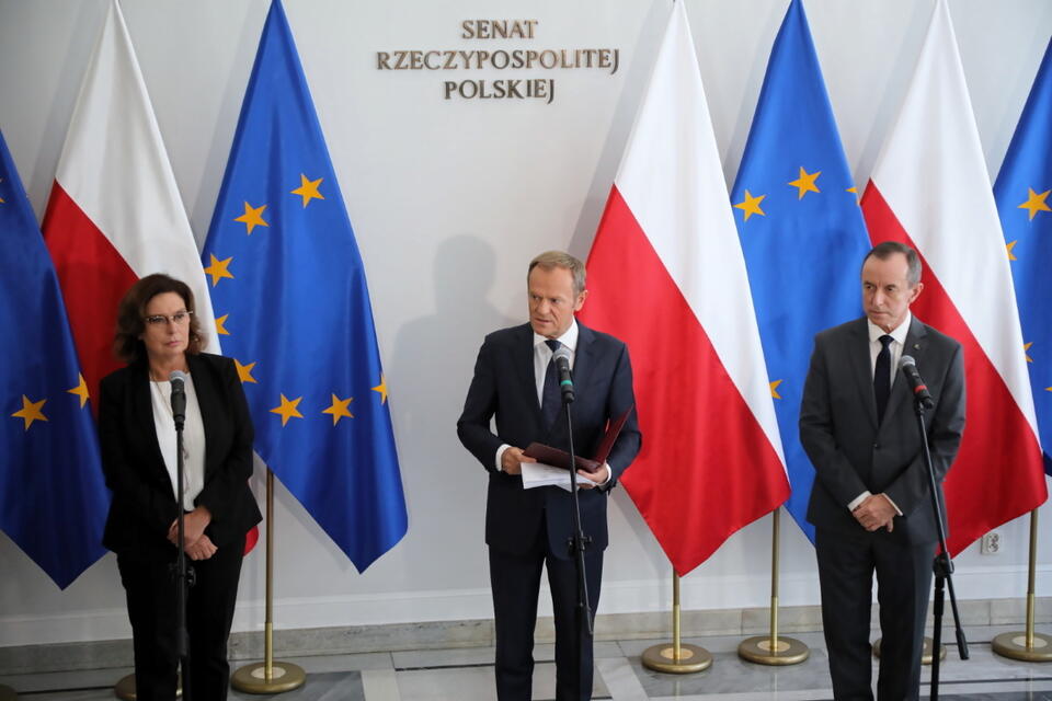 Donald Tusk, Tomasz Grodzki, Małgorzata Kidawa-Błońska / autor: PAP/Wojciech Olkuśnik
