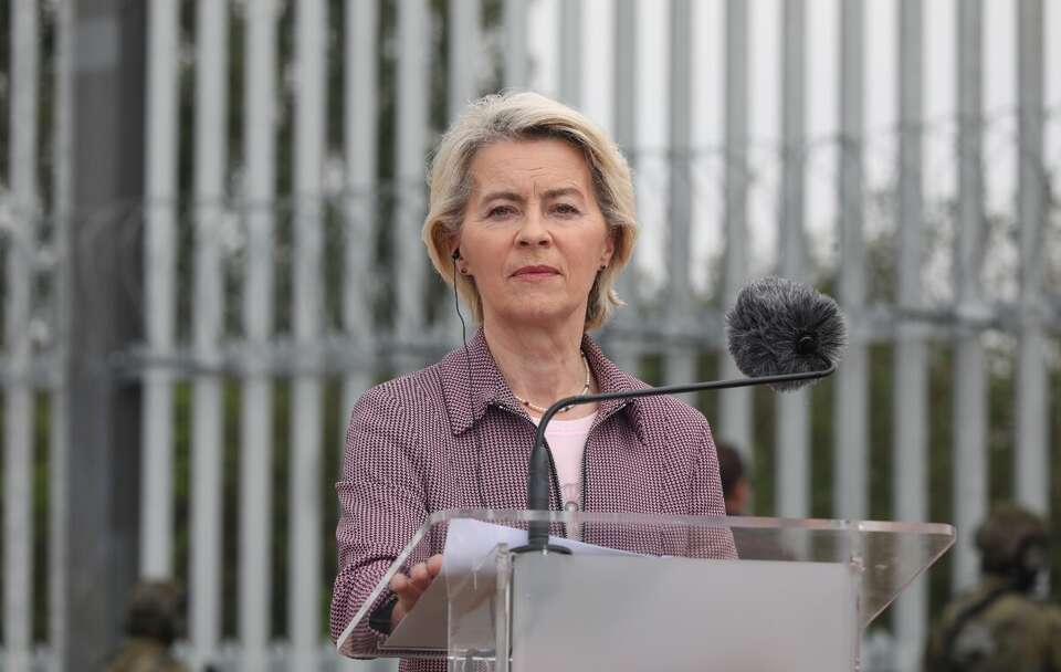 Ursula von der Leyen na granicy polsko-białoruskiej w miejscowości Ozierany Małe / autor: PAP/Artur Reszko