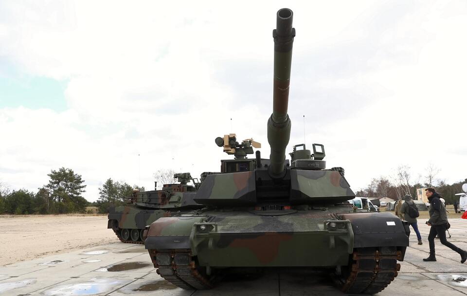 Przygotowania do uroczystości podpisania umowy na zakup 250 czołgów Abrams dla Wojska Polskiego, 5 bm. w 1. Warszawskiej Brygadzie Pancernej w Wesołej / autor: PAP/Rafał Guz