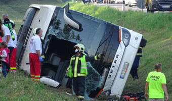 Wypadek polskiego autokaru, zginęła 1 osoba, a 34 są ranne