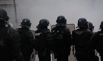 Paryż. Policja użyła gazu i amunicji gumowej wobec uczniów
