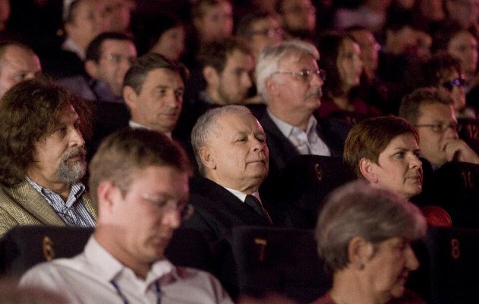 Jarosław Kaczyński podczas premiery filmu "Lider", dołączonego do książki