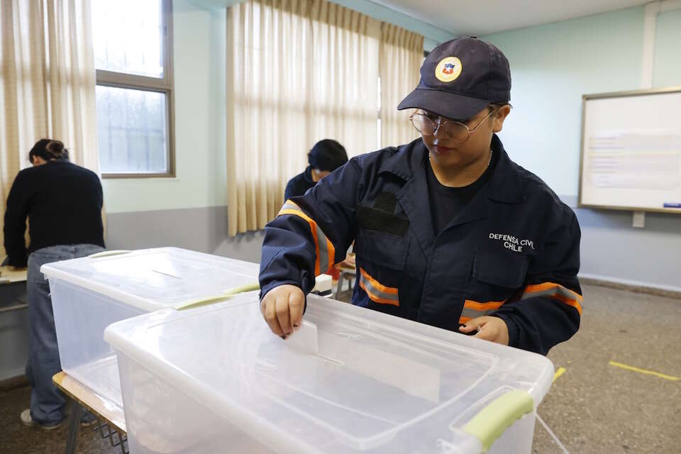 Prawicowcy vs. komunistka. W Chile wybierają prezydenta