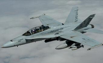 Amerykańskie myśliwce nad Kabulem! Pokaz siły wobec talibów?
