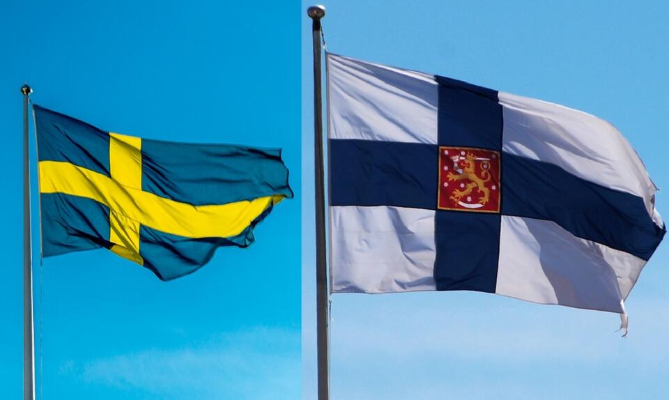 Flagi Szwecji i Finlandii / autor: Fratria