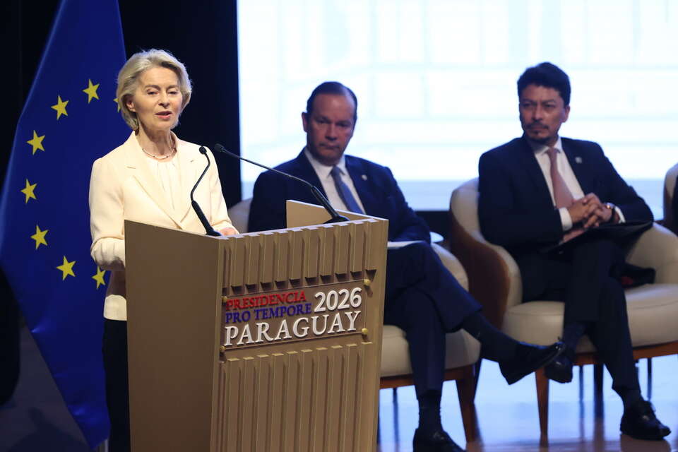 Ursula von der Leyen w Paragwaju podczas podpisania umowy UE-Mercosur / autor: PAP/EPA