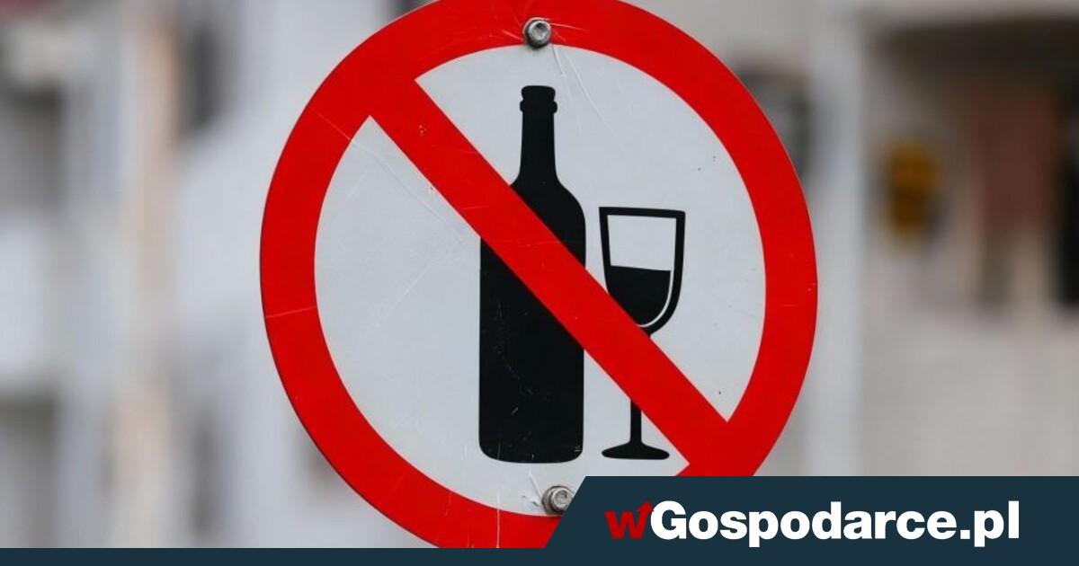 Koniec z nocną sprzedażą alkoholu w Warszawie. Od kiedy zmiany?