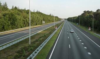 Wiceminister zapewniała, że Polska buduje drogi zgodnie z prawem