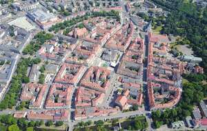 Spór o nazwę ulicy w Kaliszu / autor: Fallaner, CC BY-SA 4.0 <https://creativecommons.org/licenses/by-sa/4.0>, via Wikimedia Commons