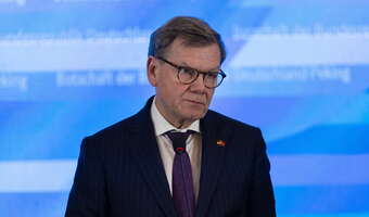 Chiny zaciskają pętlę surowcową na przemyśle Europy