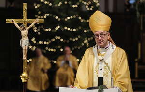 Abp Galbas w Boże Narodzenie apeluje o dialog / autor: PAP