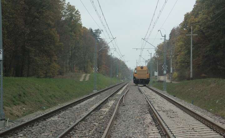 Nietypowe uszkodzenie torów na linii Warszawa - Lublin badają policja i służby. ZDJĘCIE ILUSTRACYJNE / autor: Fratria 