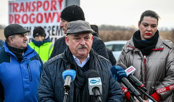 Oszukani polscy rolnicy i przewoźnicy. Kolejki i wyższy podatek rolny