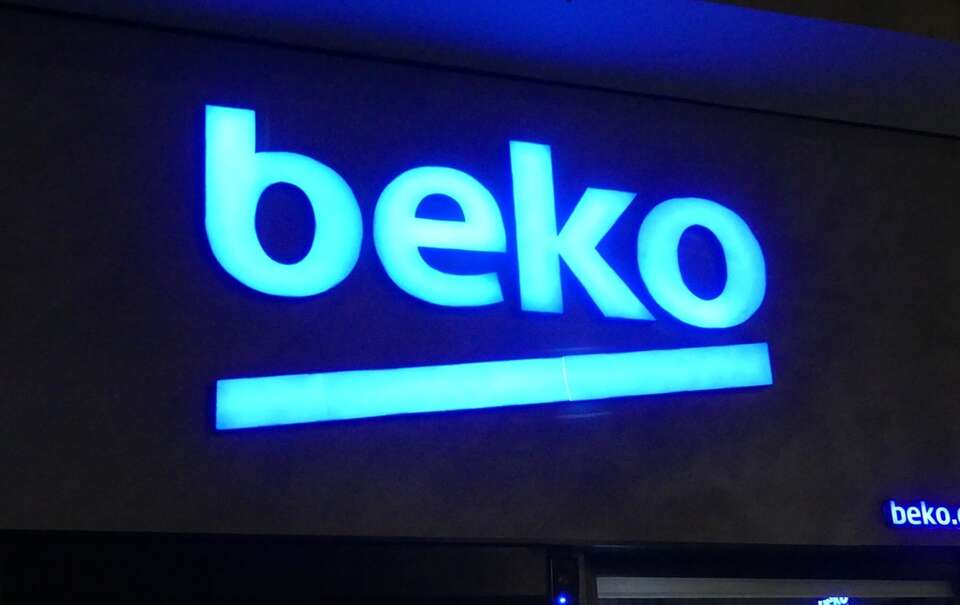 Logo Beko / autor: Zalasem1, CC BY 4.0 <https://creativecommons.org/licenses/by/4.0>, via Wikimedia Commons