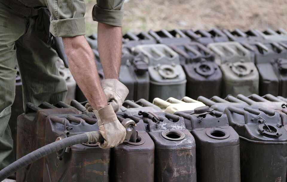 MAE proponuje największe w historii uwolnienie rezerw ropy