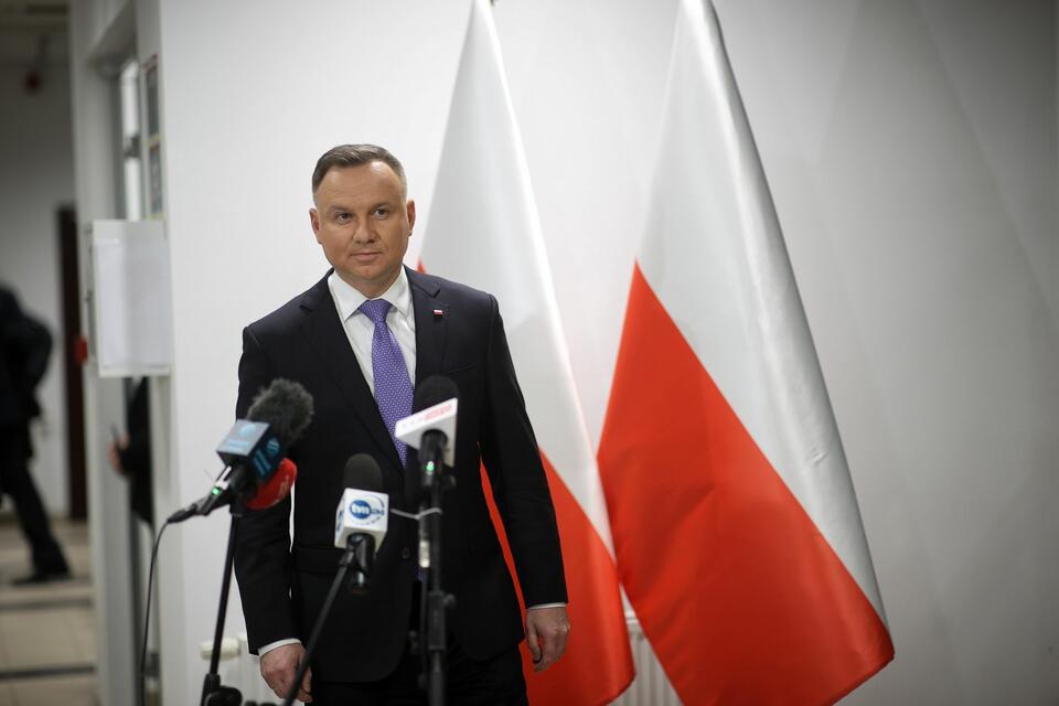 Prezydent RP Andrzej Duda podczas oświadczenia dla mediów w siedzibie Dowództwa Komponentu Wojsk Specjalnych w Krakowie, 11 bm.  / autor: PAP/Łukasz Gągulski