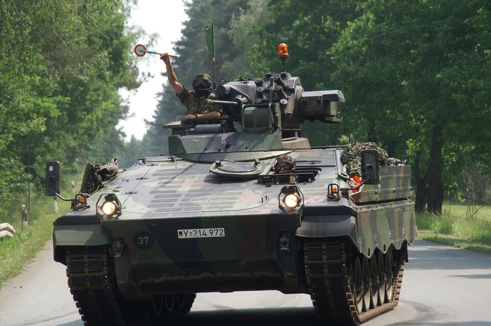 „Bild” dobitnie: Chaos i kłamstwa zamiast dostawy czołgów