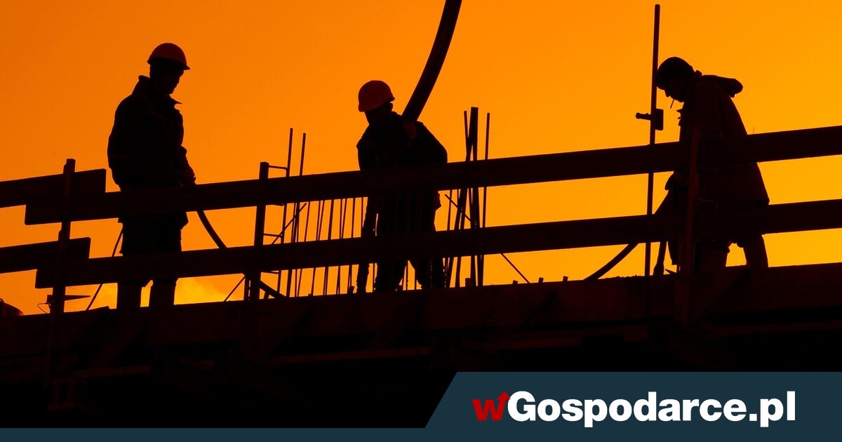 Płace rosną, a miejsc pracy ubywa i ubywa