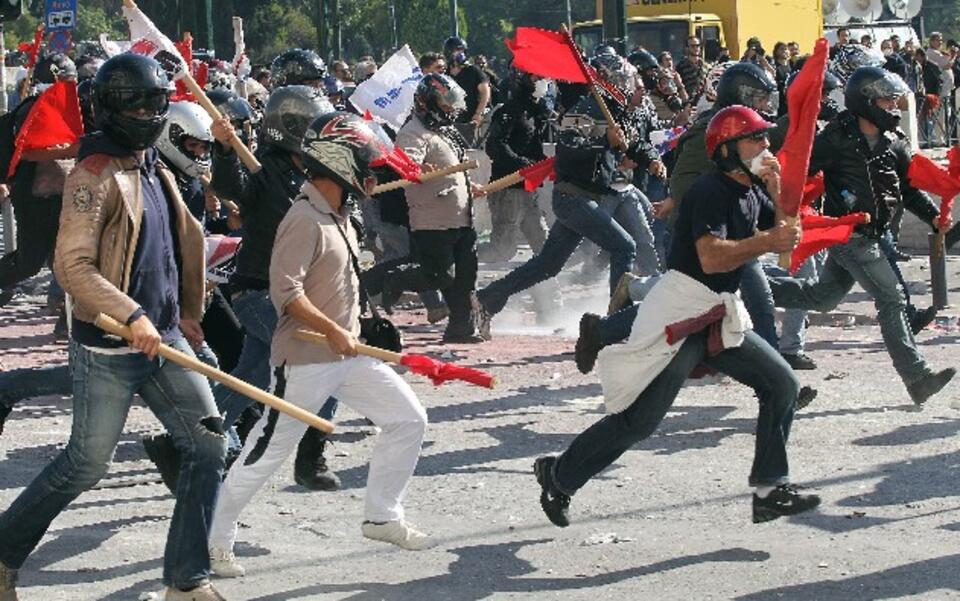 Protesty w Grecji przeciwko oszczędnościom