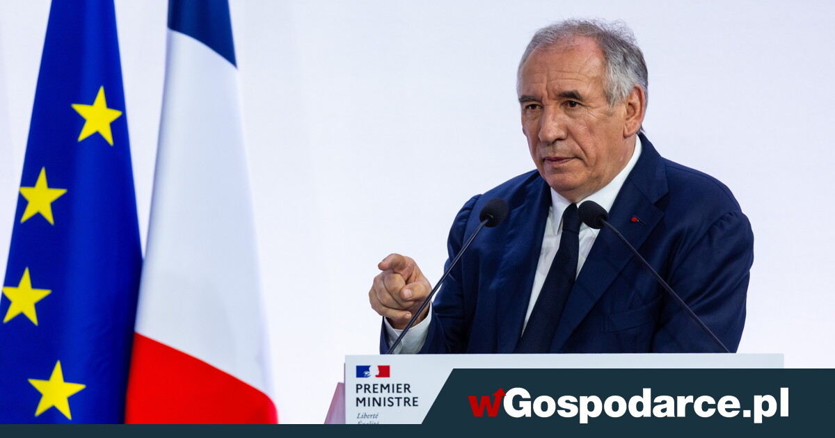 Политический кризис во Франции оказывает давление на евро