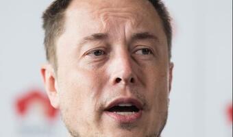 Elon Musk wylatuje z Tesli