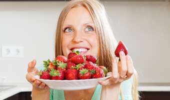 Pierwsze dostawy truskawek z Ukrainy. Jest drogo