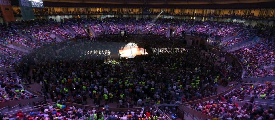 autor: PAP/EPA/TONI ALBIR