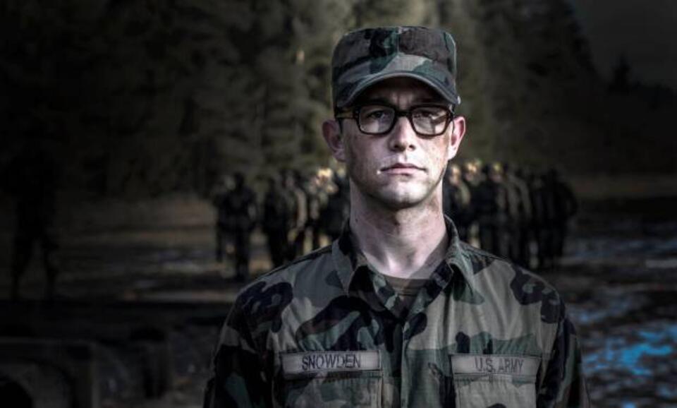 Kadr z filmu "Snowden" (reż. Oliver Stone)