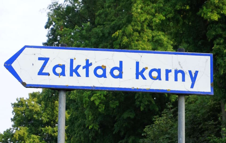 Skazany adwokat od „trumien na kółkach” chce odbywać karę w domu. / autor: Fratria