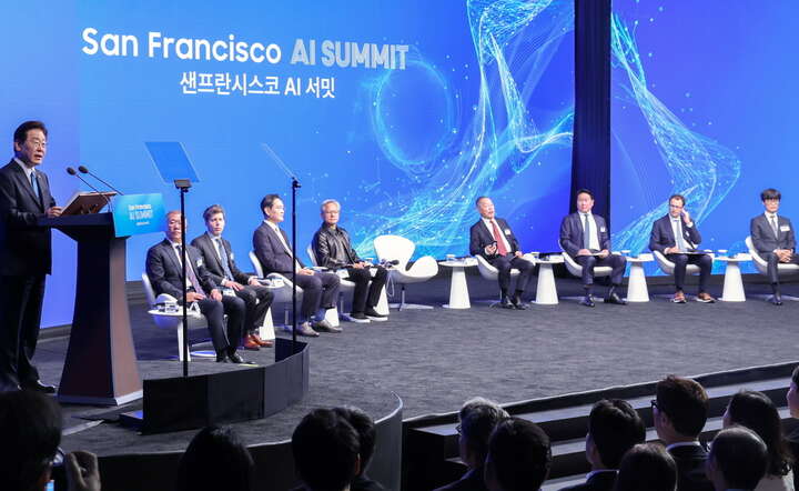 Prezydent Korei Płd. Lee Jae Myung podczas prezentacji „Deklaracji AI z San Francisco” / autor: PAP/EPA/YONHAP 