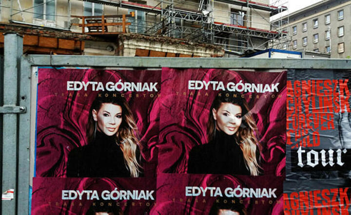 Edyta Górniak na plakacie reklamującym trasę koncertową / autor: Fotoweb Fratria