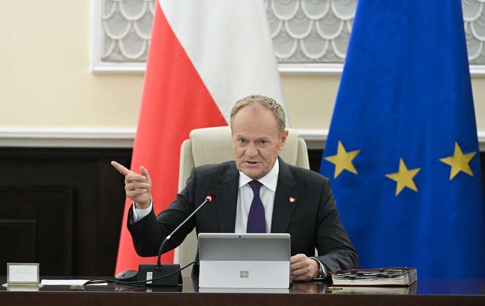 Premier Donald Tusk na posiedzeniu rządu  / autor: PAP/Marcin Obara