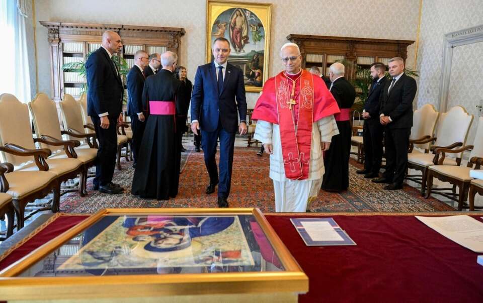 Karol Nawrocki z rodziną podczas audiencji / autor: VATICAN MEDIA
