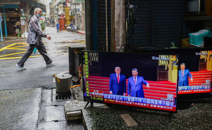 Wizyta prezydenta Donalda Trumpa w Chinach była z napięciem śledzona na Tajwanie / autor: PAP/EPA/RITCHIE B. TONGO