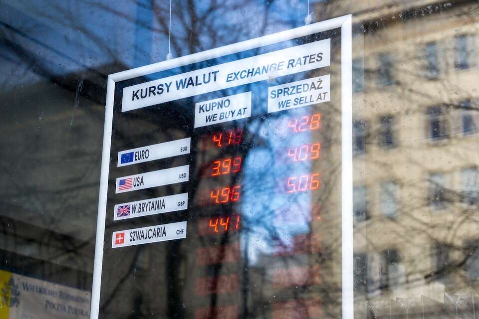 Polacy coraz rzadziej wyjeżdżają za pracą na Zachód