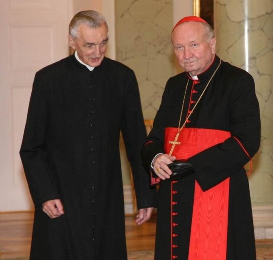 Śp. ks. Romand Indrzejczyk i kardynał Marian Jaworski. Fot. prezydent.pl
