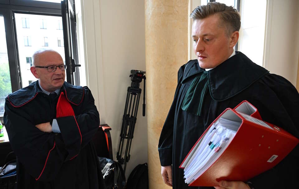 Sądy zajęły się zażaleniami na areszt i ENA Ziobry