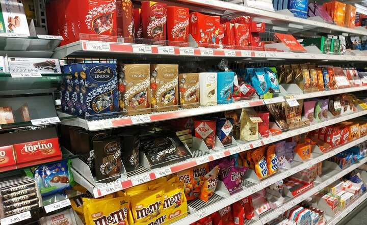 W październiku 2025 najbardziej (ok. 30 proc.) podrożały kawa i czekolada / autor: Fratria /MK