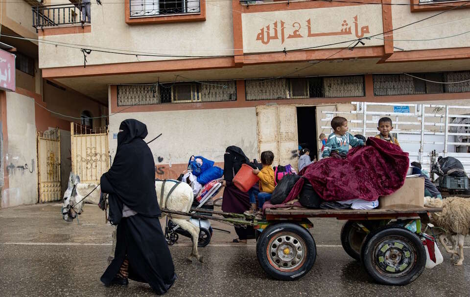 Izrael rozpoczął ewakuację palestyńskich cywilów z Rafah