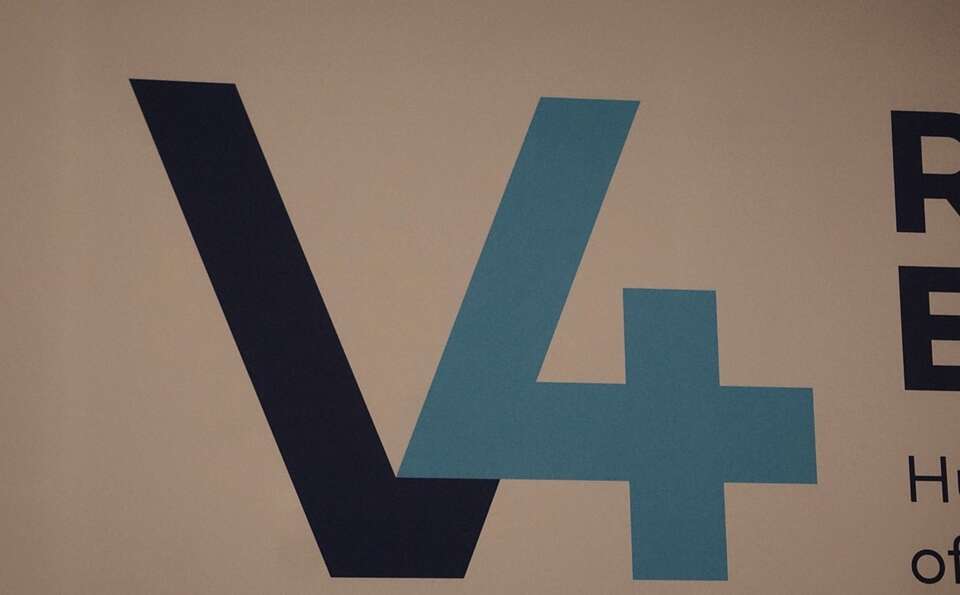 Zdj. ilustracyjne - symbol V4 / autor: Fratria 