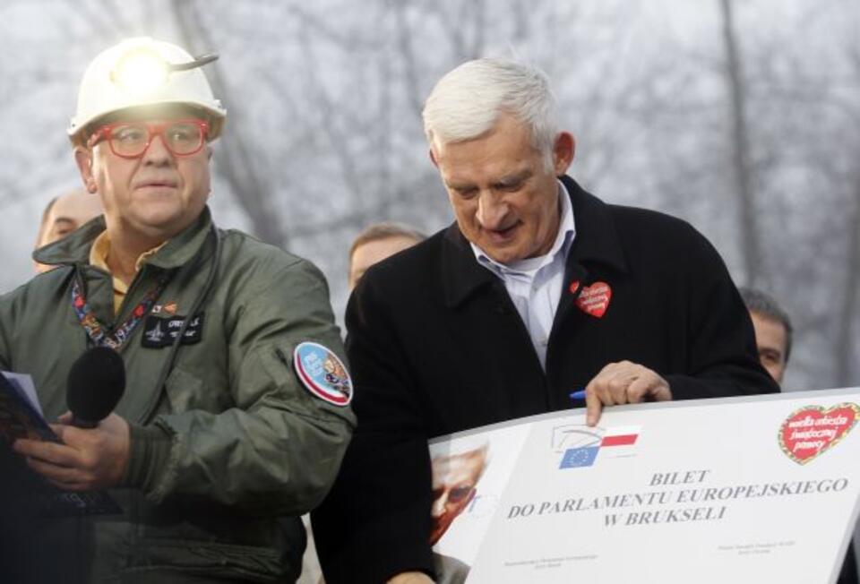 Jerzy Owsiak i Jerzy Buzek (PO), szef Parlamentu Europejskiego. Fot. PAP