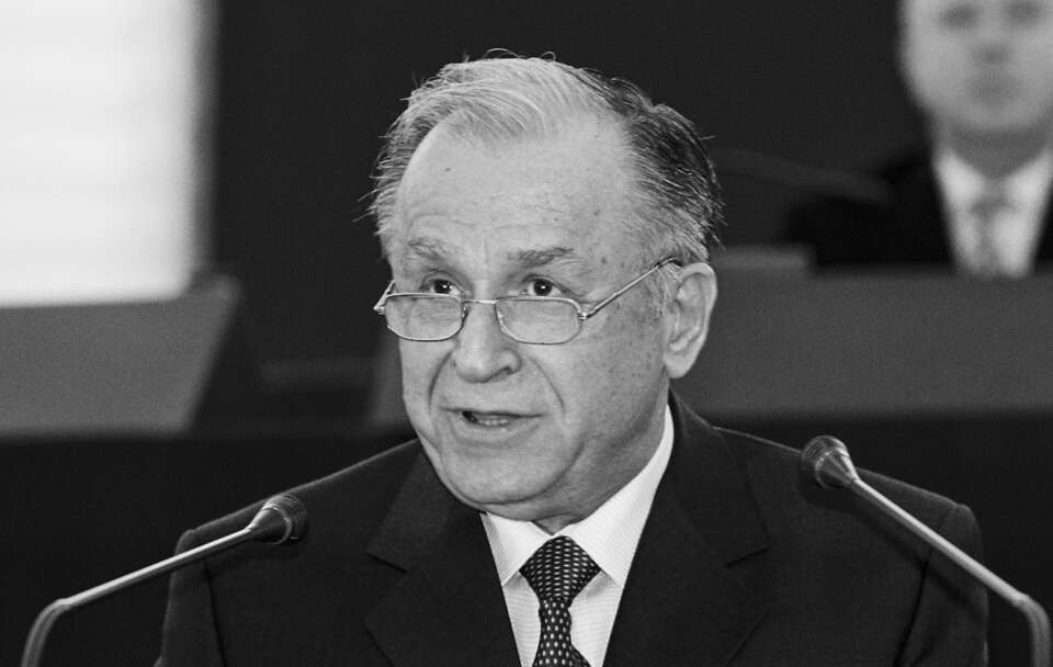 Ion Iliescu / autor: European Union/https://upload.wikimedia.org/wikipedia/commons/c/ca/Ion_Iliescu_addresses_the_plenary_session_in_Strasbourg_-_Sep_2003.jpg
