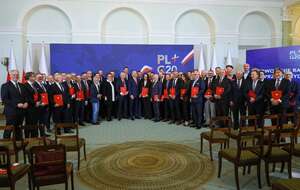 Prezydent RP Karol Nawrocki z członkami nowo powołanej Rady ds. Biznesu / autor: PAP/Paweł Supernak